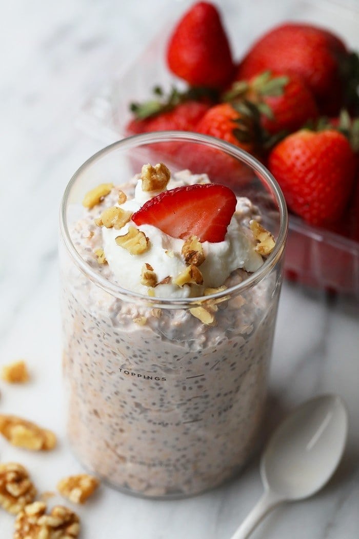 Overnight oats with toppings