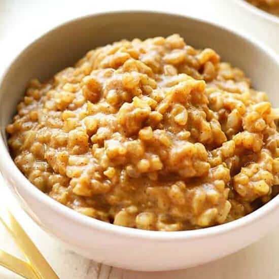 oatmeal in a bowl with pumpkin pie.