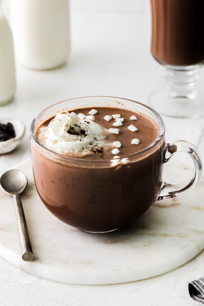 https://fitfoodiefinds.com/wp-content/uploads/2015/11/Hot-Chocolate-04-683x1024.jpg