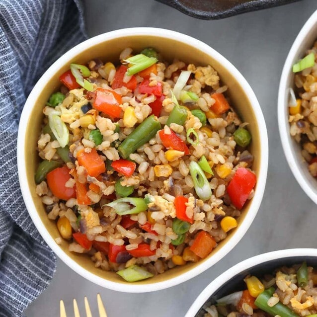 Easy Fried Rice Recipe (Vetarian + Healthy!) - Fit Foodie Finds