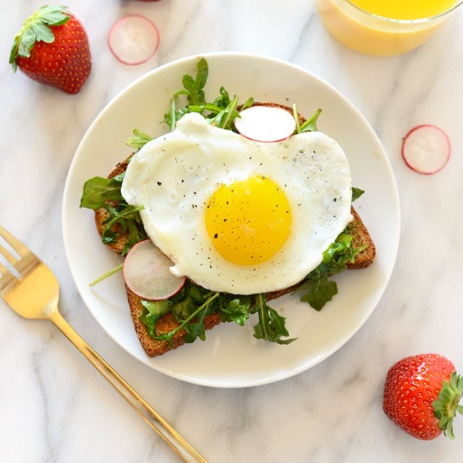 Toast Tuesday - Egg and Arugula Toast - Fit Foodie Finds