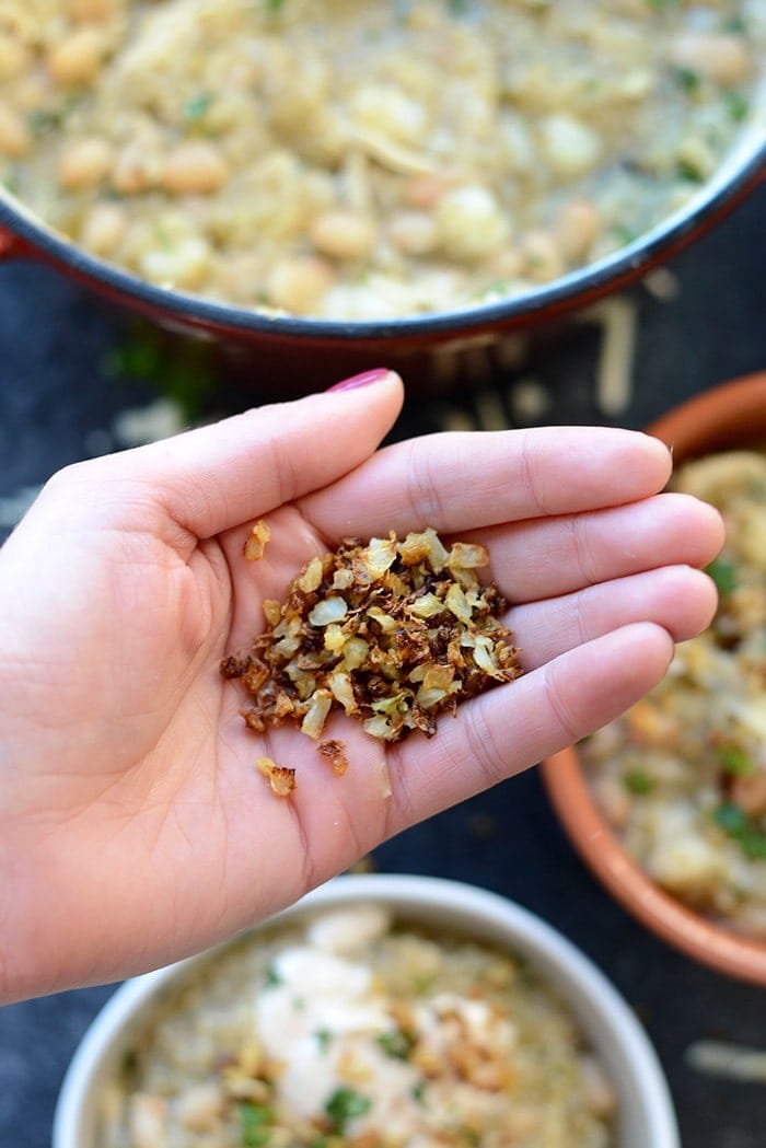 When you need a warm meal to thaw out your bones, this White Chicken Quinoa Chili is just what you need! It's made with chicken breast, quinoa, white beans, and salsa verde. 