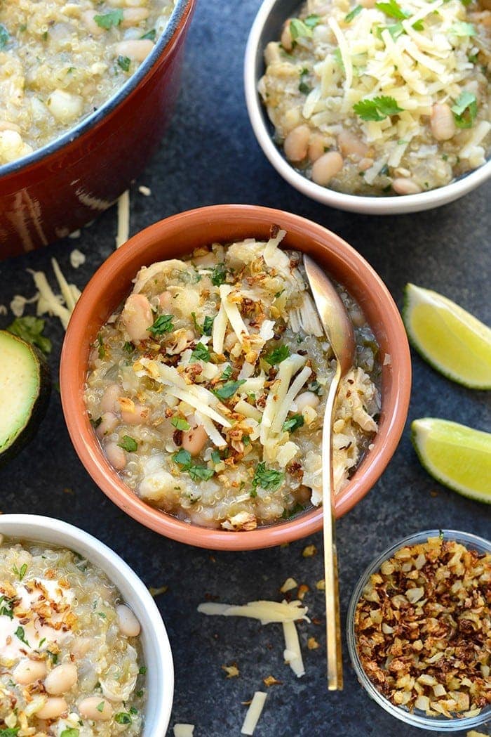 When you need a warm meal to thaw out your ،s, this White Chicken Quinoa Chili is just what you need! It's made with chicken ،, quinoa, white beans, and salsa verde...oh and cauliflower crunchies on top!