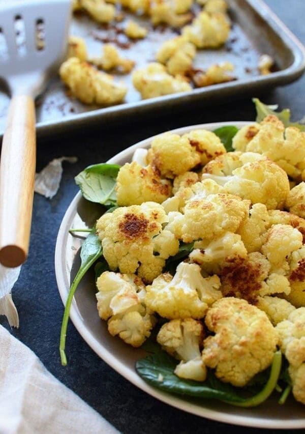 Easy Garlic Roasted Cauliflower