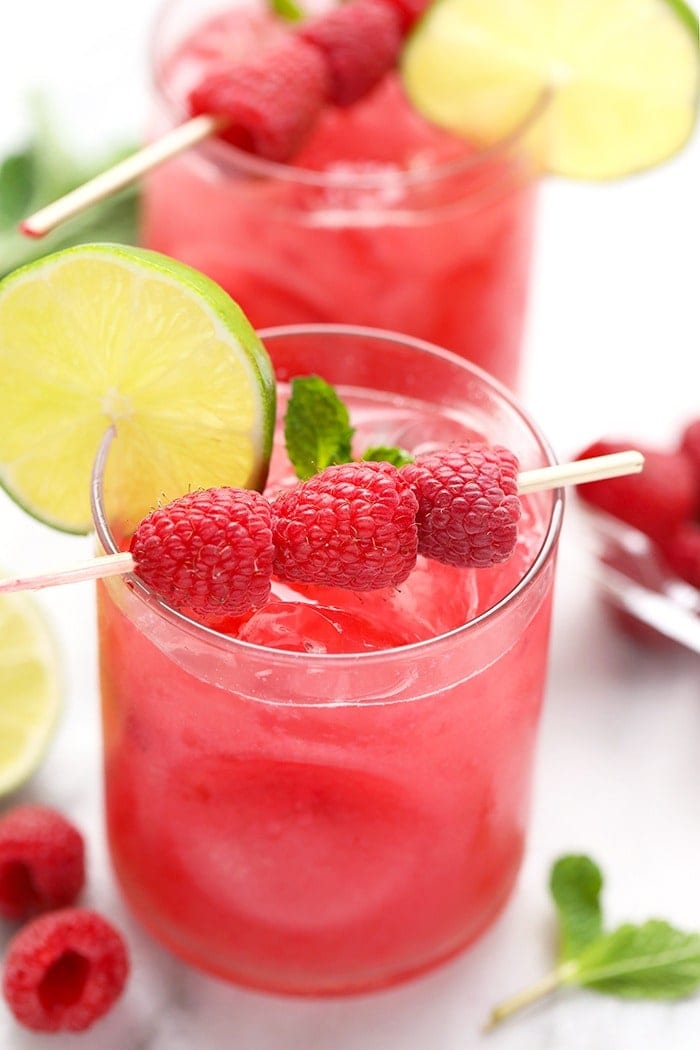 Raspberry ginger mojito