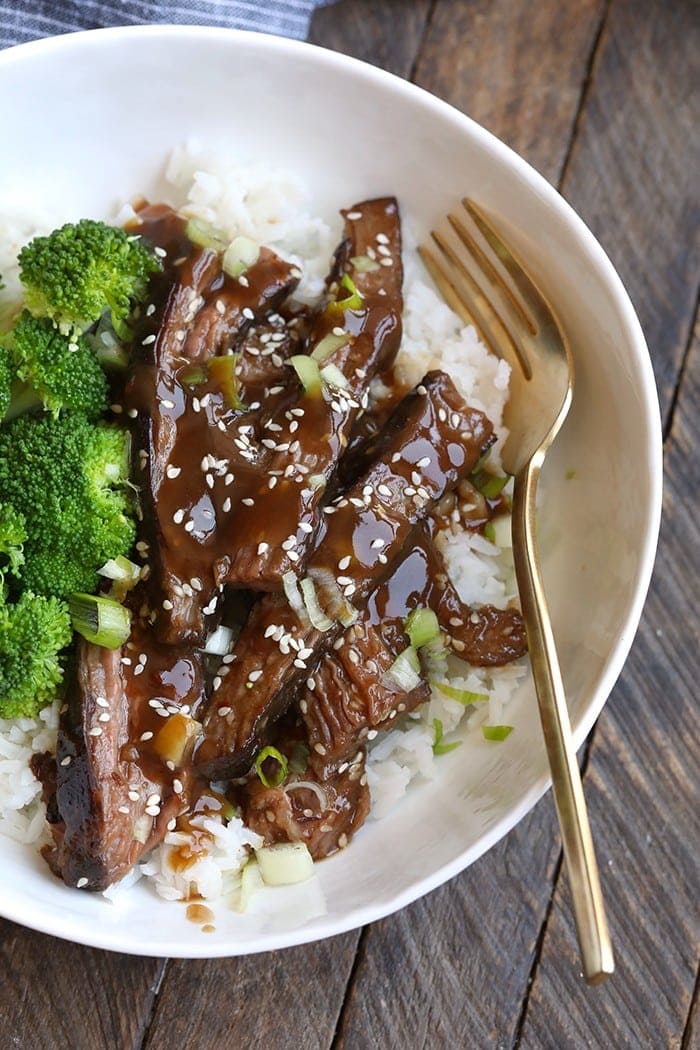 https://fitfoodiefinds.com/wp-content/uploads/2017/10/mongolian-beef2.jpg