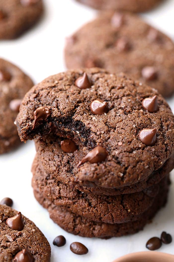 https://fitfoodiefinds.com/wp-content/uploads/2018/02/flourless-mocha-chocolate-chip-cookies.jpg