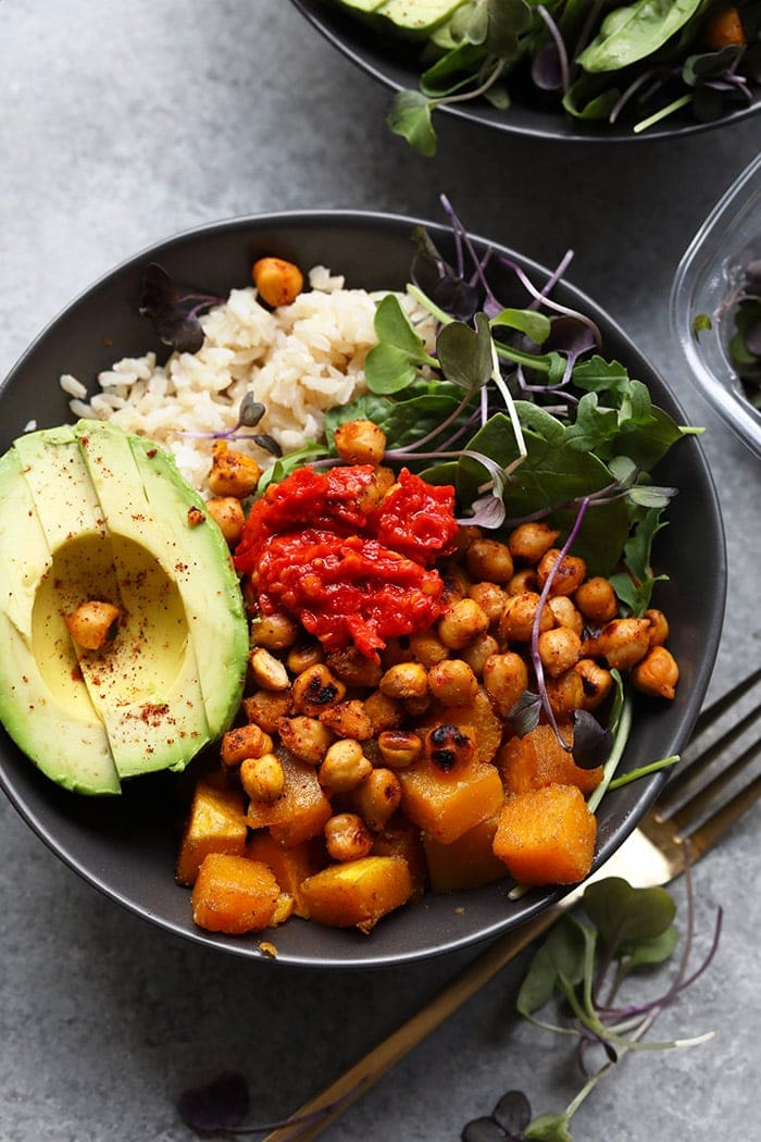 This Butternut Squash Buddha Bowl recipe is one of our favorite meal prep recipes from our 4 week meal program, HGG Reset! It’s bursting with delicious flavors and is sure to leave you feeling satisfied. You can’t go wrong with adding micro greens and harissa sauce!