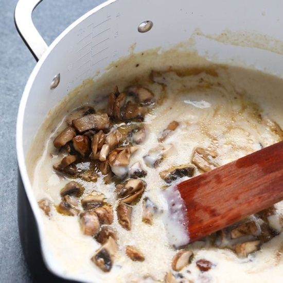 mushroom gravy in large pot