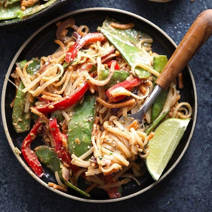 vegan pad thai with thai peanut sauce