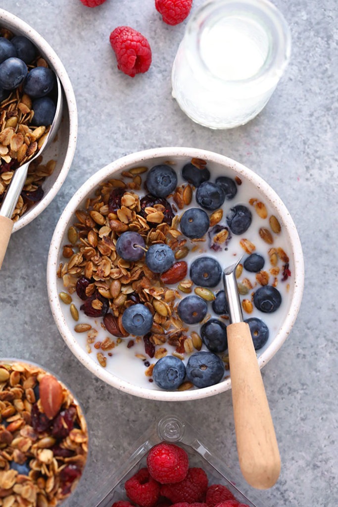 Simple Granola Recipe (high fiber/low sugar) Fit Foodie Finds