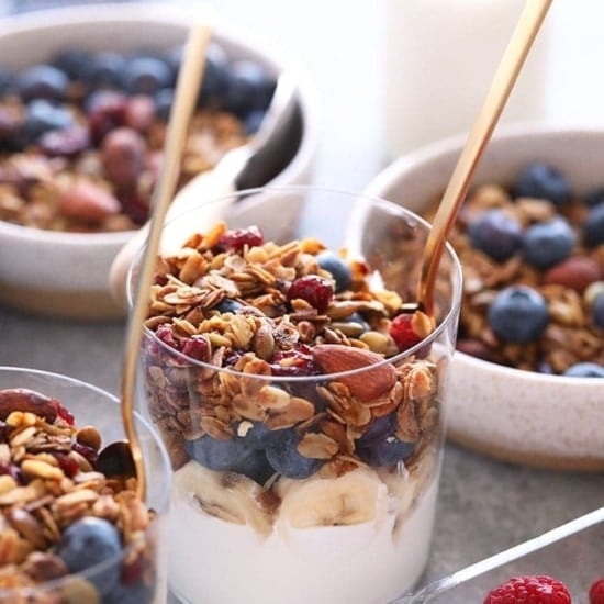 Granola bowl packed with berries and raspberries, perfect for a healthy breakfast.