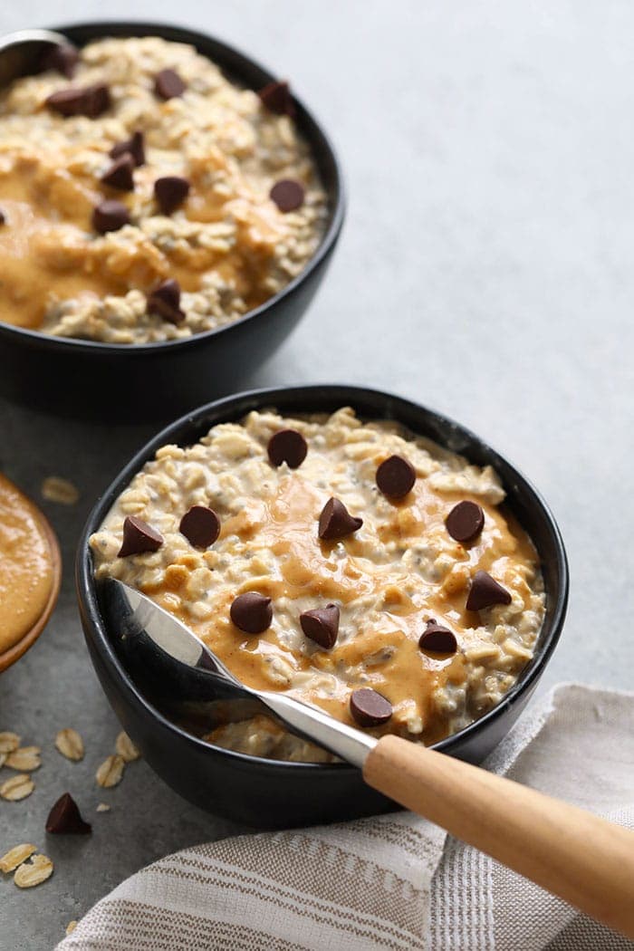 Cinnamon Chocolate Peanut Butter Overnight Oats - Meal Planning Magic