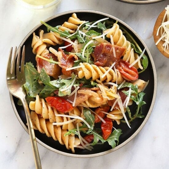 healthy BLT pasta in a dish ready to be eaten