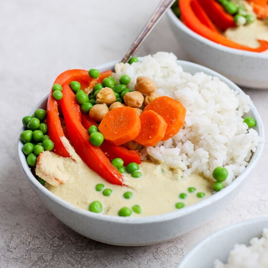 creamy cashew curry in a bowl