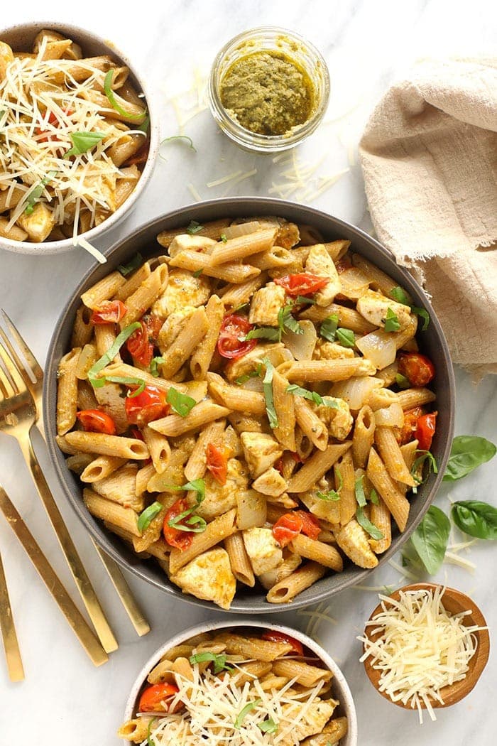 Pesto chicken pasta in a bowl.