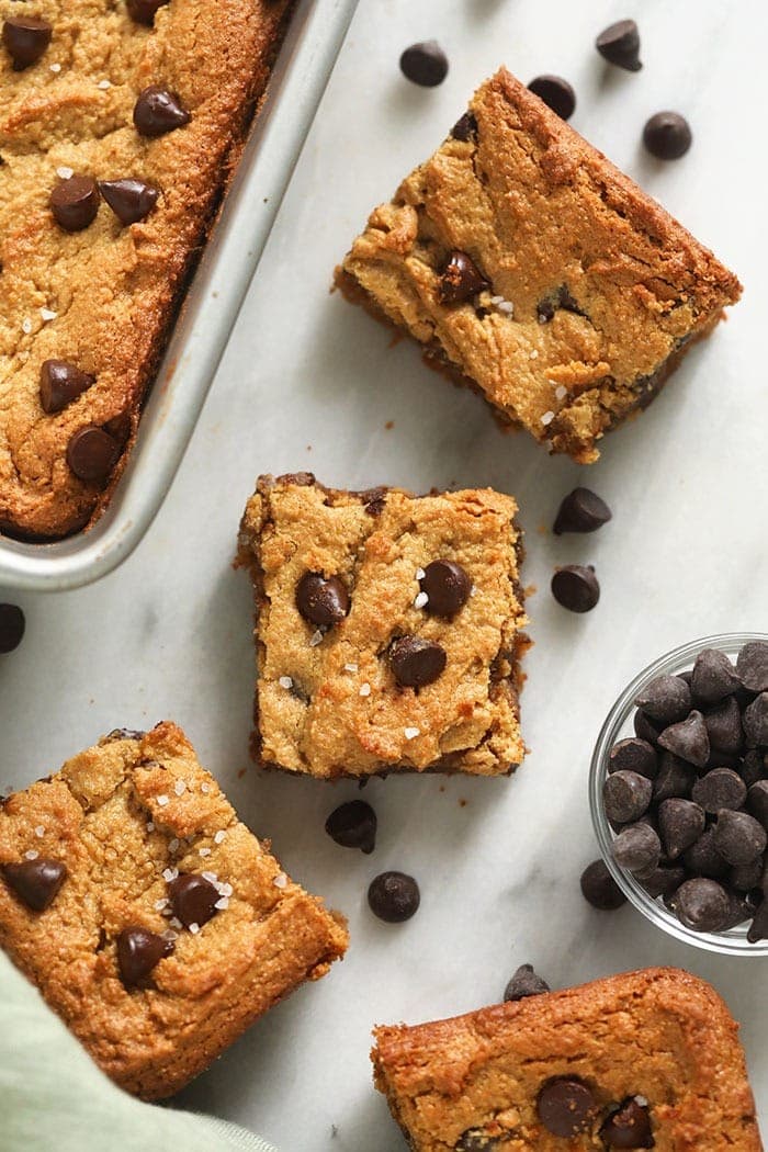 blondie with chocolate chips