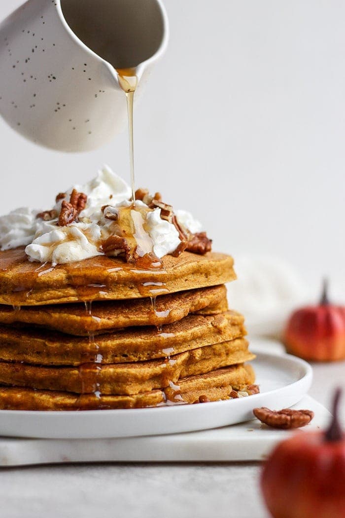 Pile de crêpes à la citrouille.