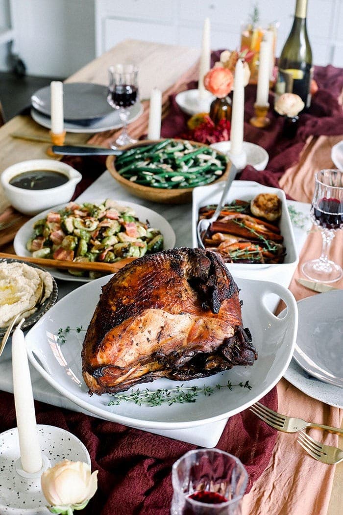 8 Easy Ways To Throw A Friendsgiving Dinner To Celebrate Your