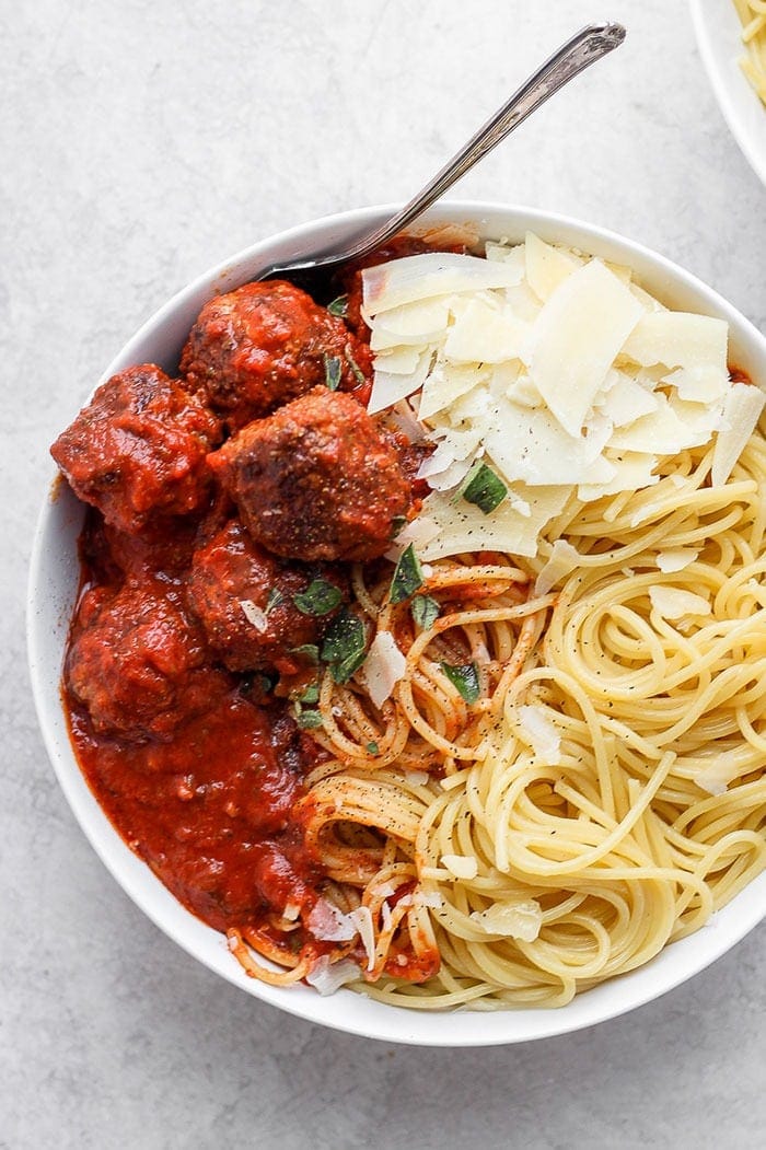 Bowl of meatballs with spaghetti.