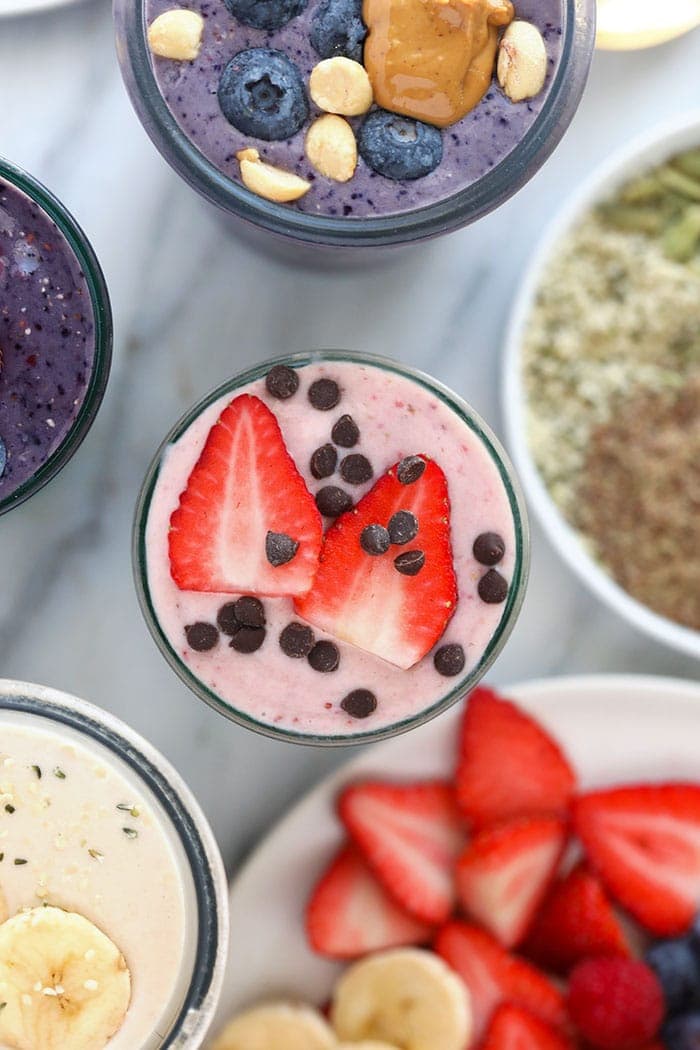 Strawberry Banana Smoothie (Frozen Fruit Smoothie) - Fit Foodie Finds