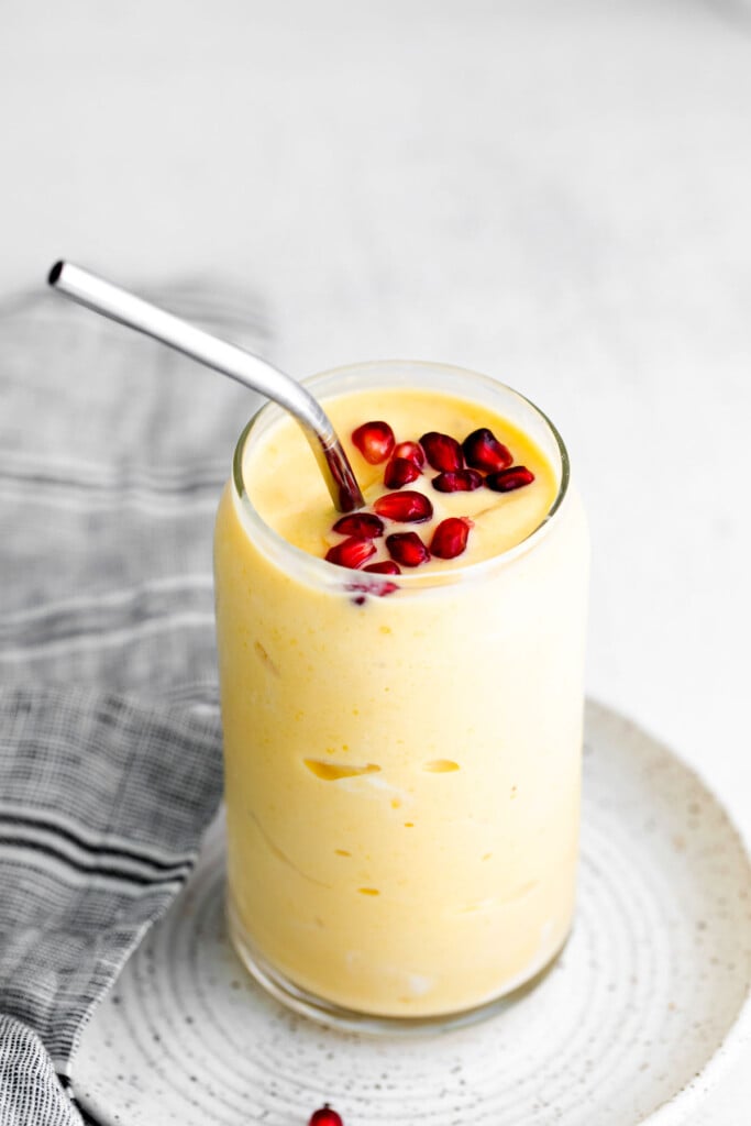 https://fitfoodiefinds.com/wp-content/uploads/2020/03/Mango-Smoothie-07-683x1024.jpg