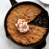cookie cake in cast iron