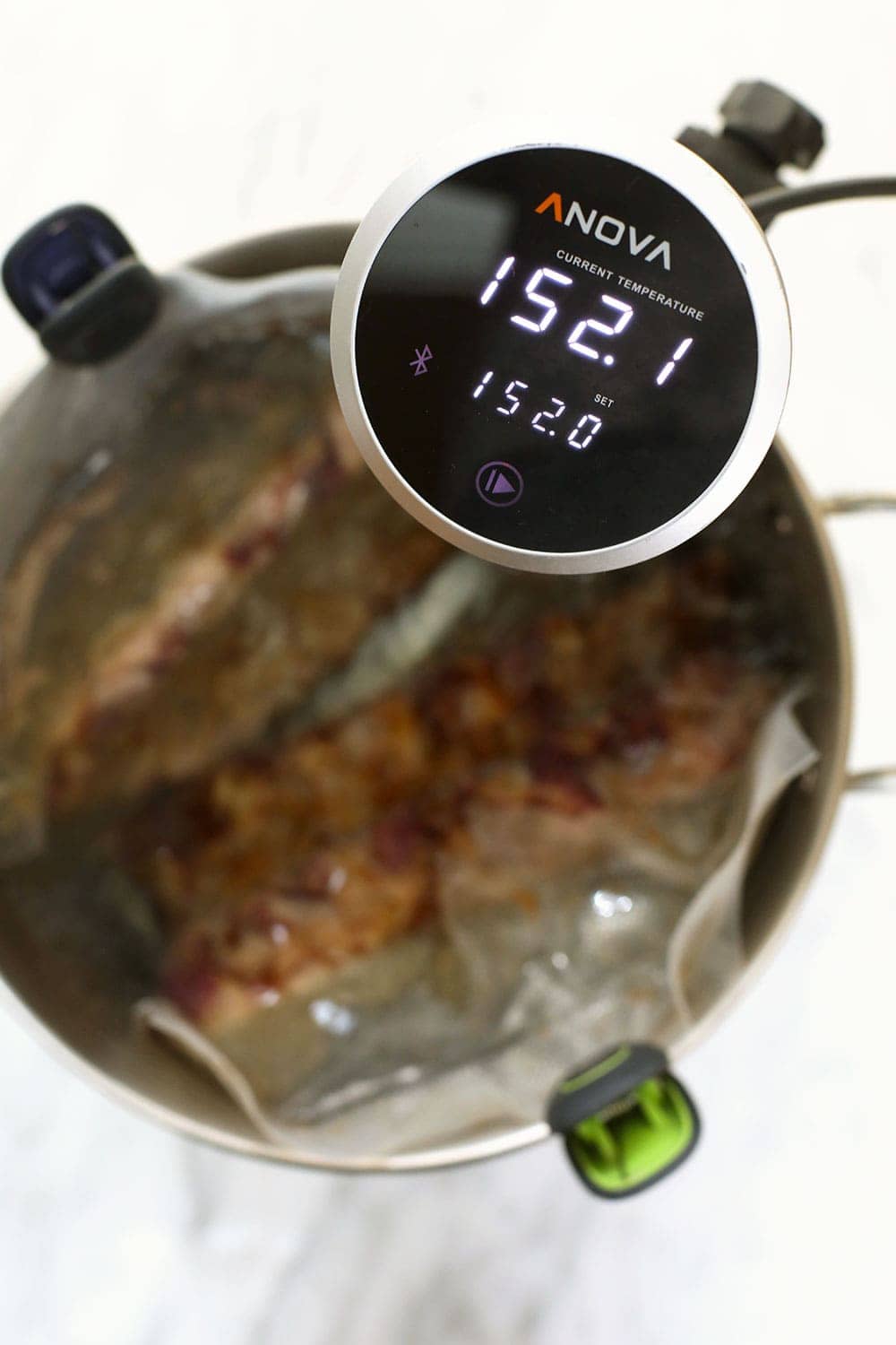 Ribs in a sous vide at 152.1ºF. 