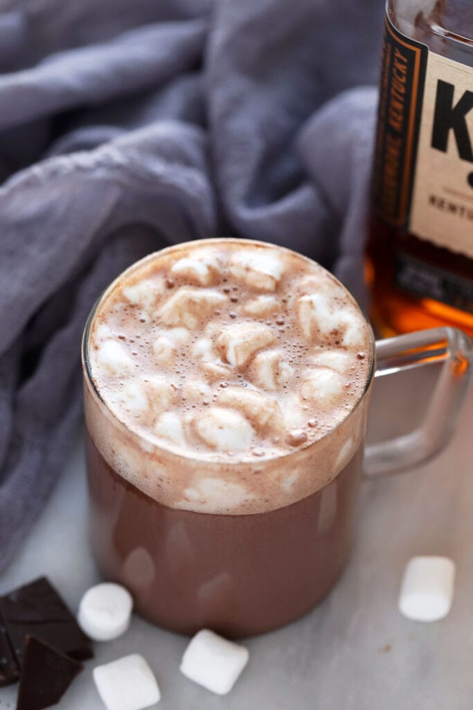 easy spiked hot chocolate in a mug