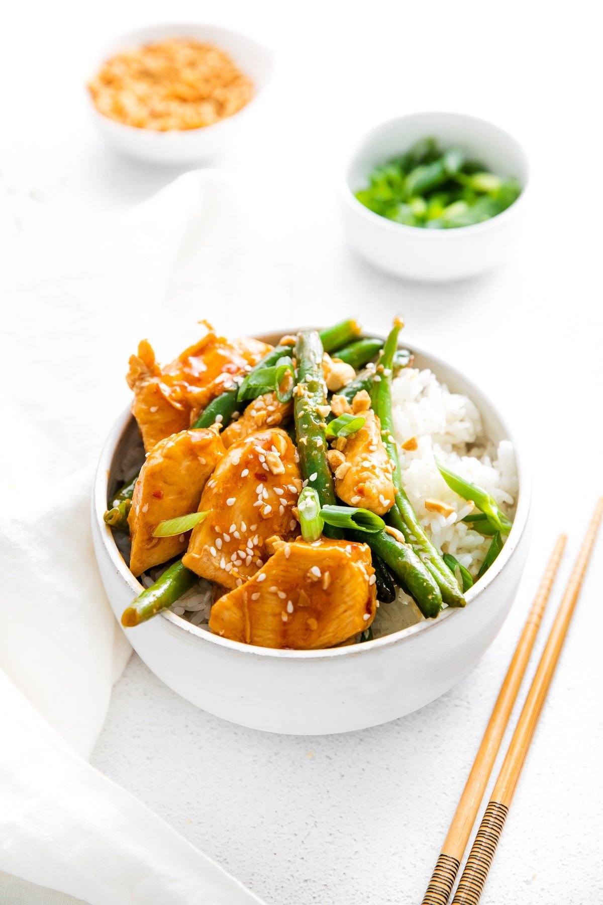 kung pao chicken in bowl