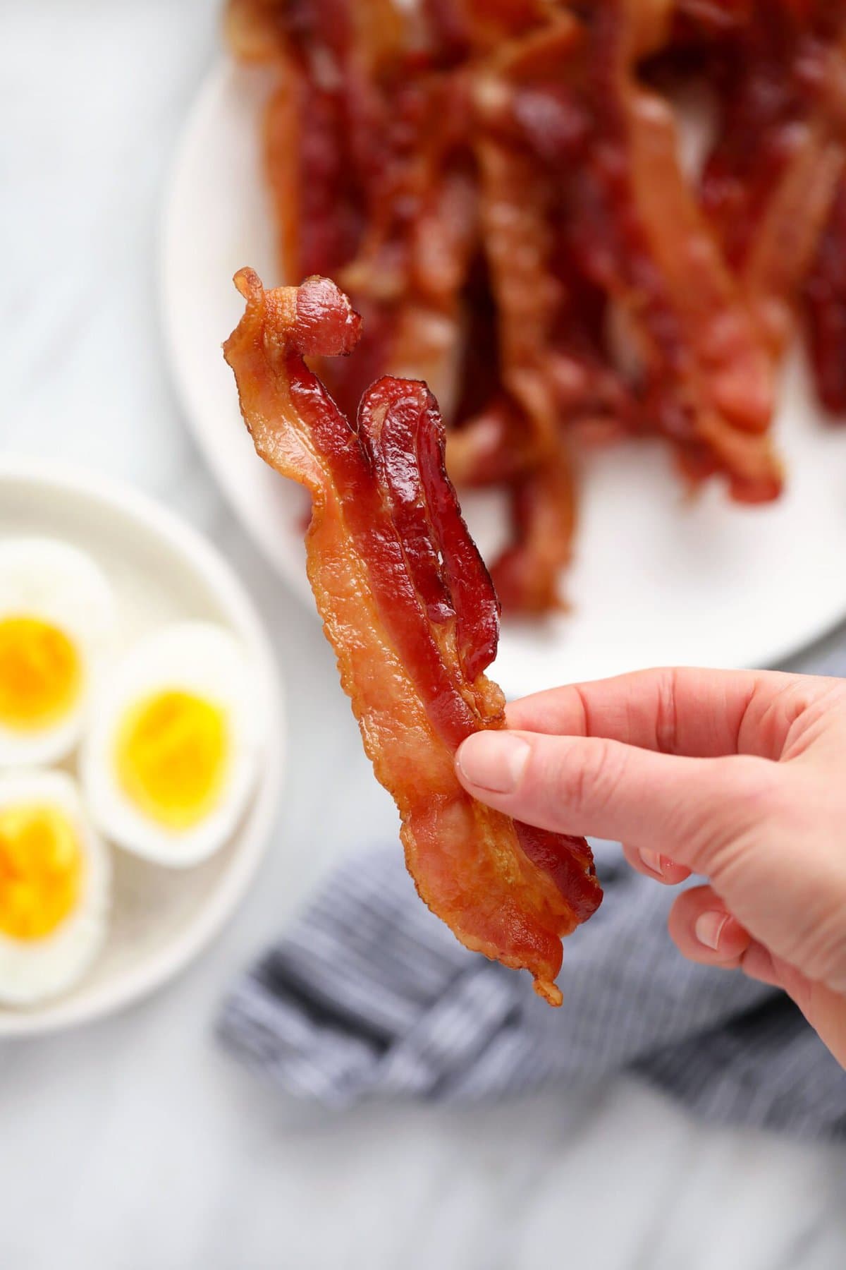 Seriously Easy Microwave Bacon (Ready in 6 Minutes!) Fit