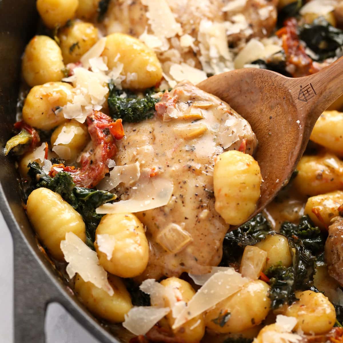 One Pan Tuscan Chicken and Potato Skillet Recipe + VIDEO