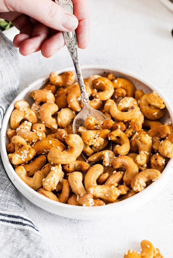 maple sesame roasted cashews