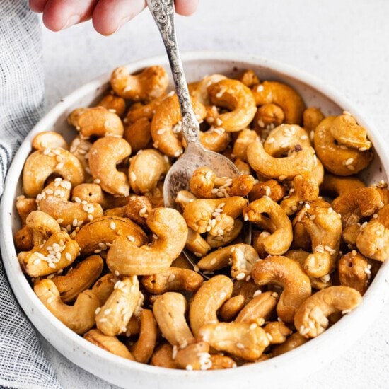 cashews in bowl