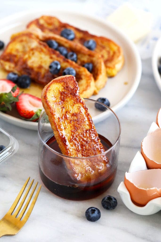 Homemade French Toast Sticks (with cinnamon sugar!) Fit Foodie Finds