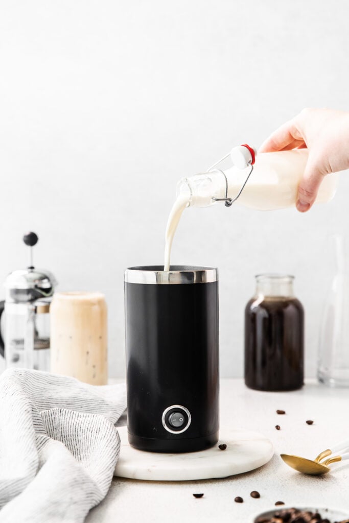 https://fitfoodiefinds.com/wp-content/uploads/2021/05/Sweet-Cream-Cold-Brew-11-683x1024.jpg