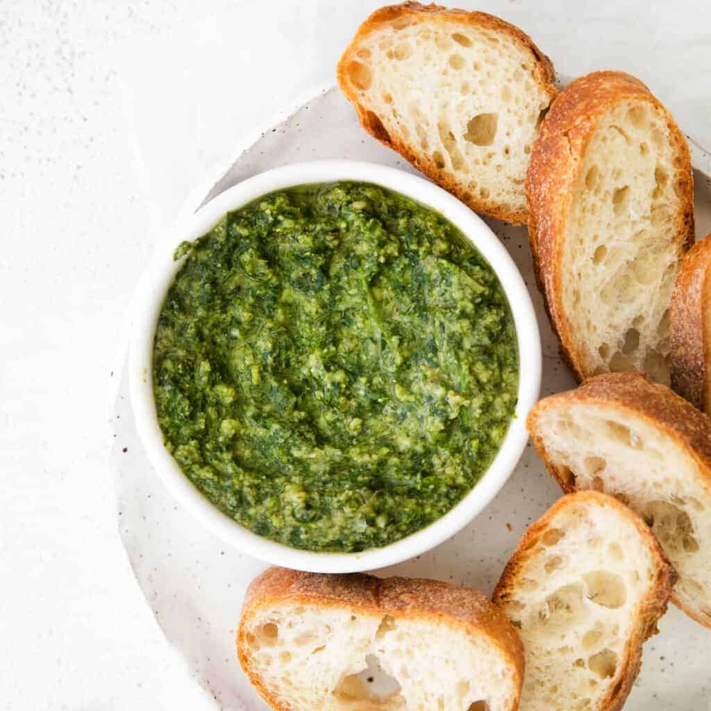 pesto in bowl