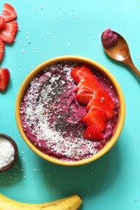 The-PERFECT-5-minute-Smoothie-Bowl-Simple-ingredients-naturally-sweet-SO-healthy-vegan-glutenfree-smoothiebowl-recipe.jpg