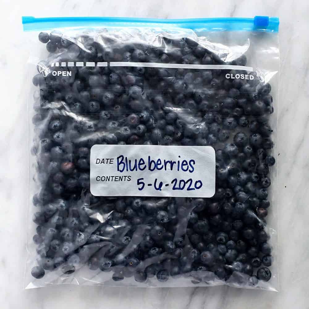 How to Freeze Blueberries (for smoothies and baking!) - Fit Foodie Finds
