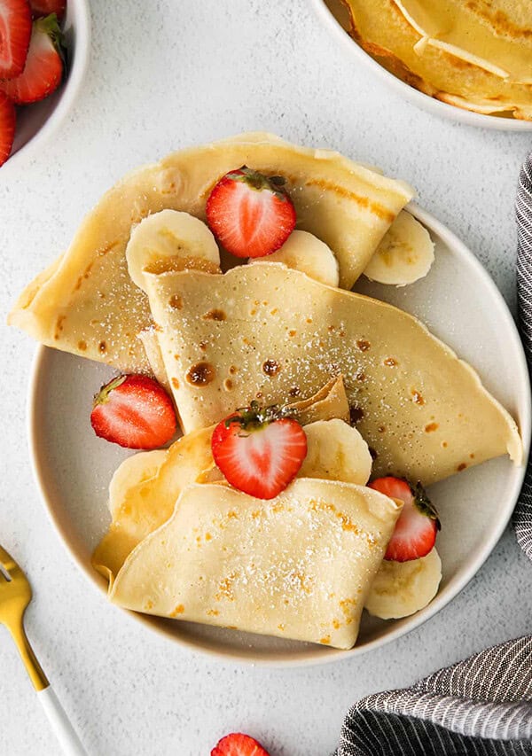 sweet crepes with strawberries