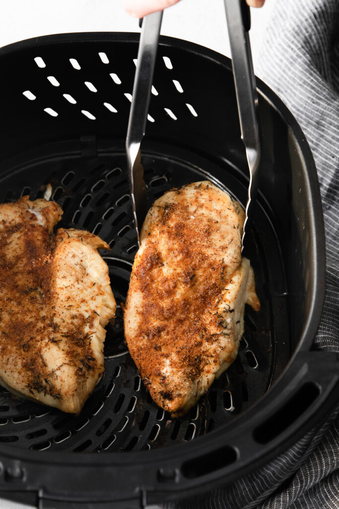 Air Fryer Chicken Breasts (in 10 minutes!) - Downshiftology