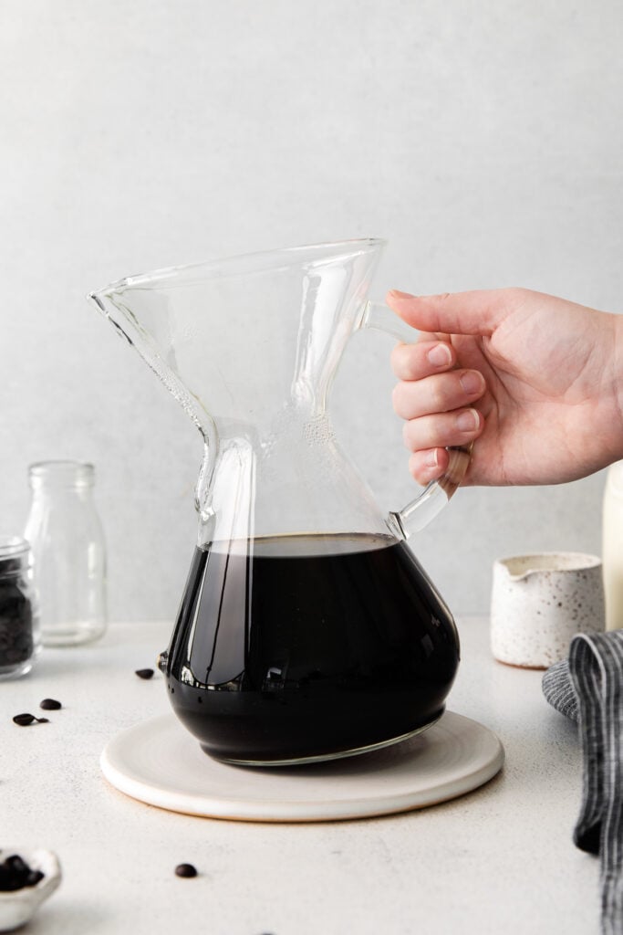 How to Use a Chemex Pour Over Coffee Jug - Fuss Free Flavours