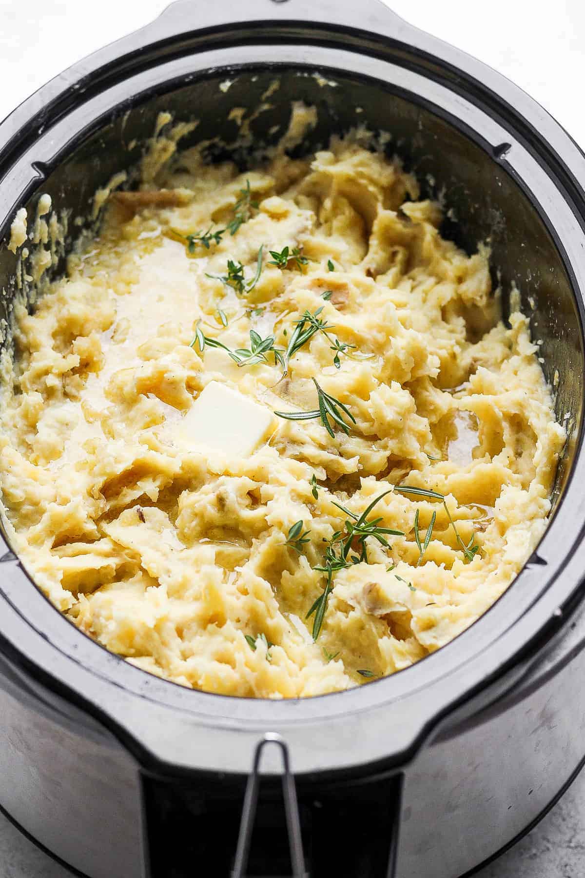 mashed potatoes with butter in crock pot