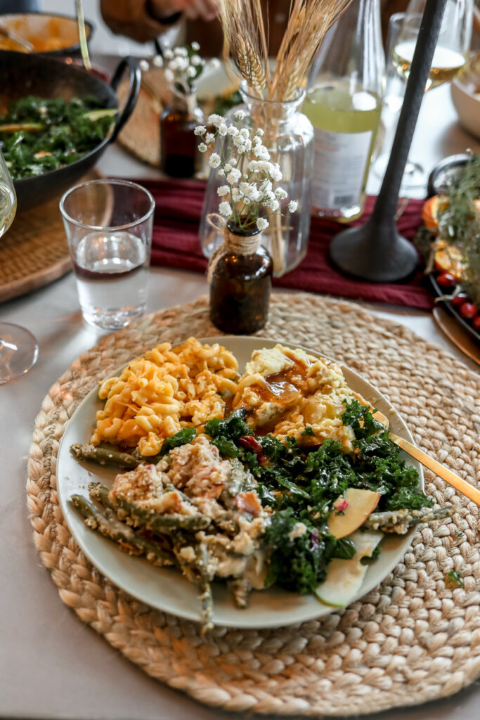 plate of thanksgiving dinner food