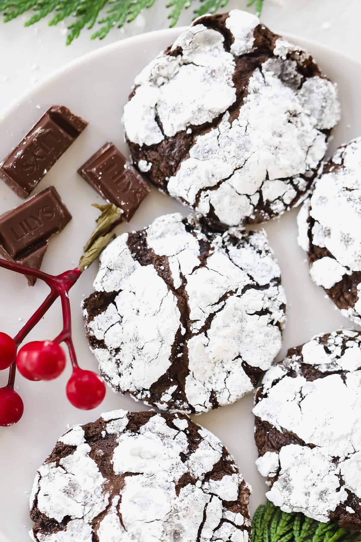 crinkle cookies in countertop