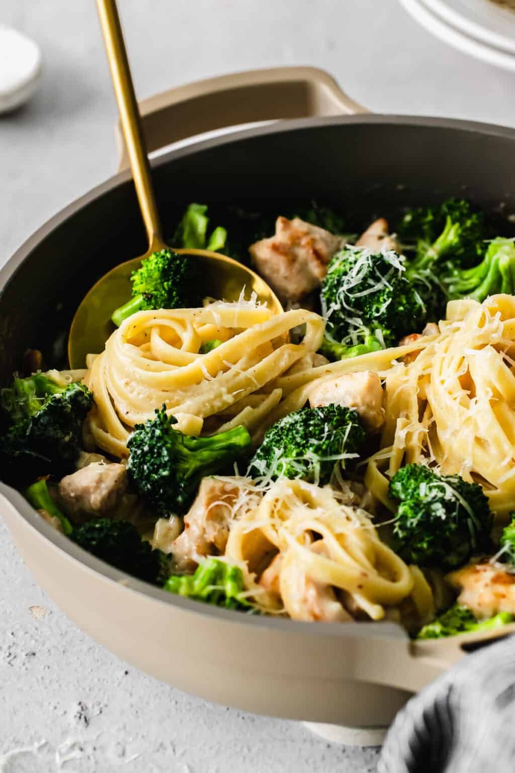 Chicken Broccoli Alfredo Ready In 30 Minutes Fit Foodie Finds