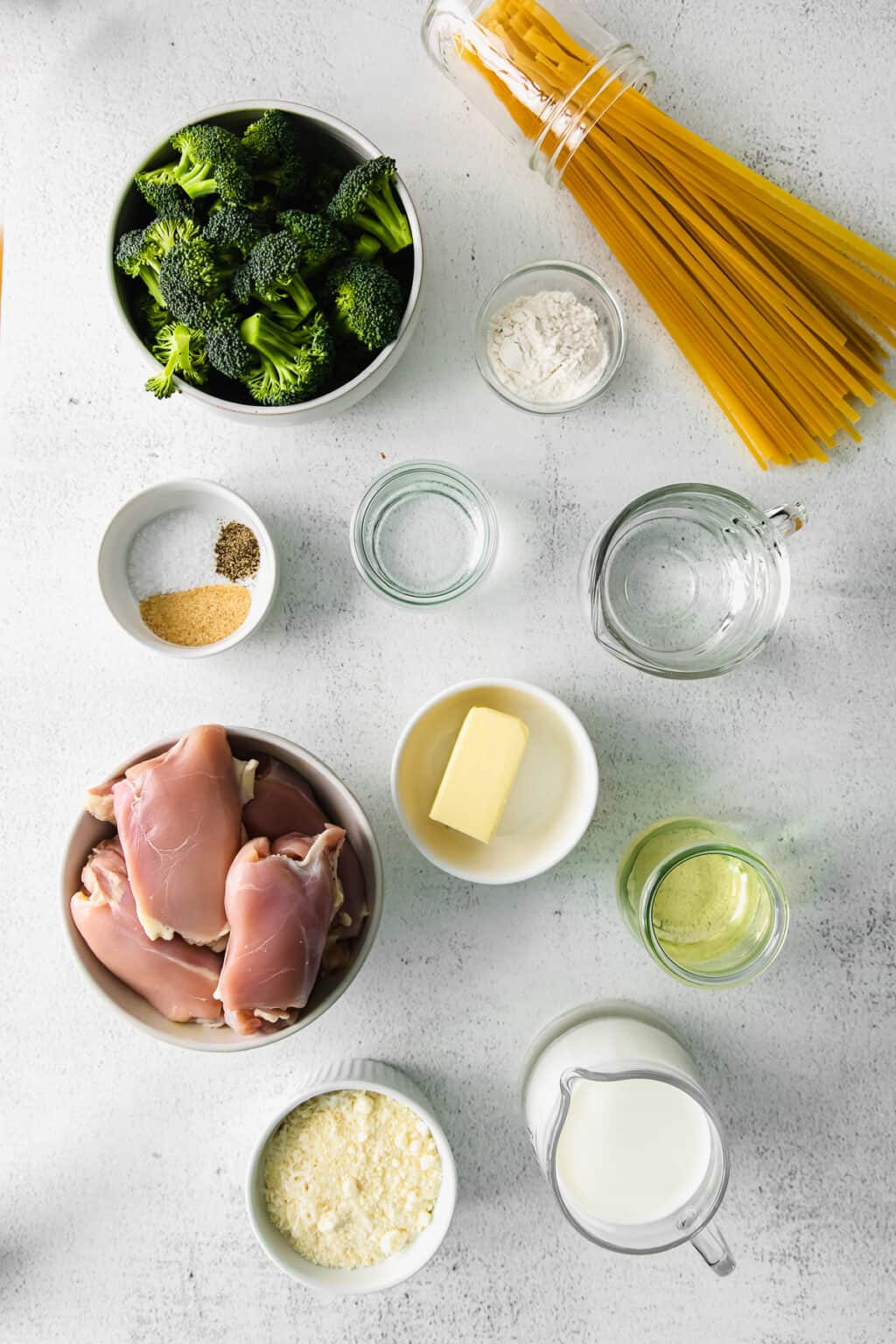 Chicken Broccoli Alfredo (Ready In 30 Minutes!) - Fit Foodie Finds