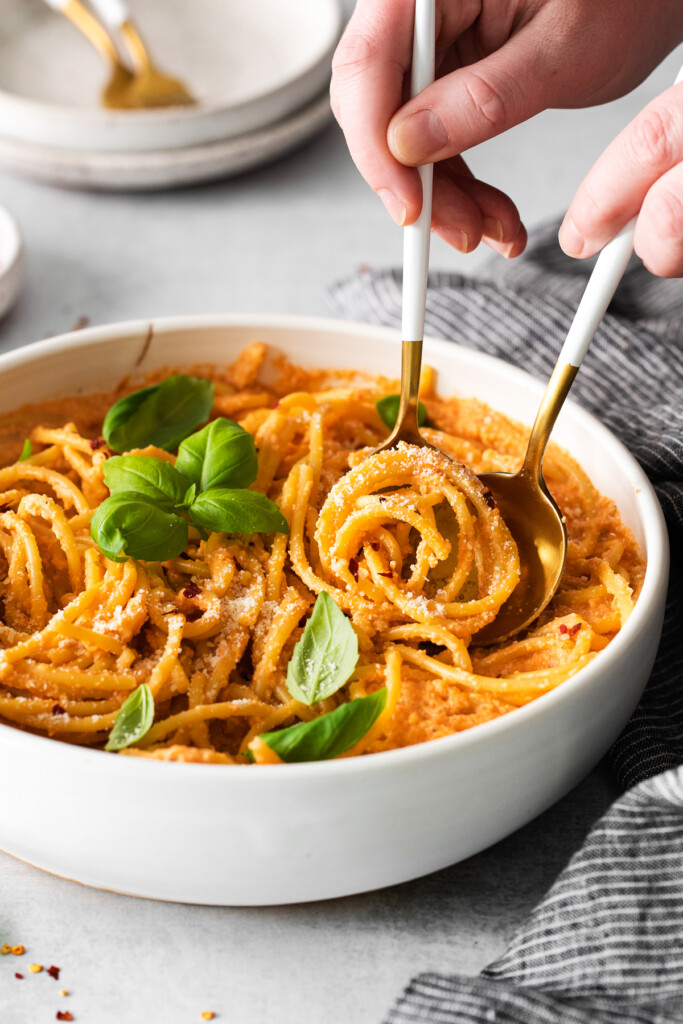 Creamy Tomato Vegan Pasta (made with cashews!) - Fit Foodie Finds