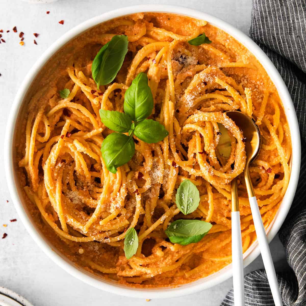 Creamy Tomato Vegan Pasta (made with cashews!) - Fit Foodie Finds