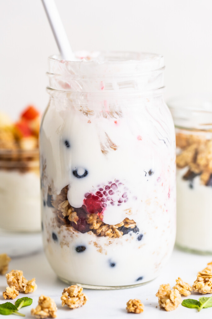 Portable Breakfast–Mason Jar Granola Parfaits – endless appetite